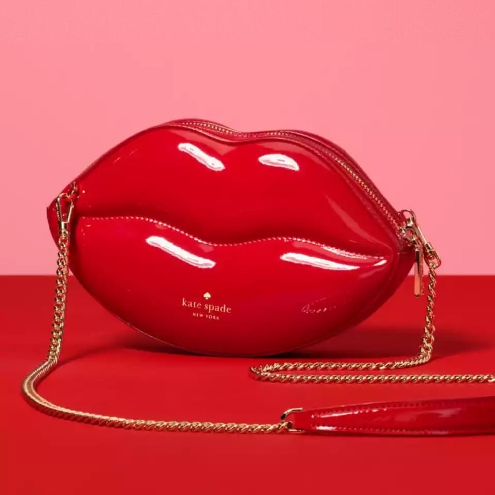 ♠️Kate Spade 3D Lip 💋 Mwah Valentine Chain Crossbody Bag, Canided Cherry Red - Picture 9 of 9